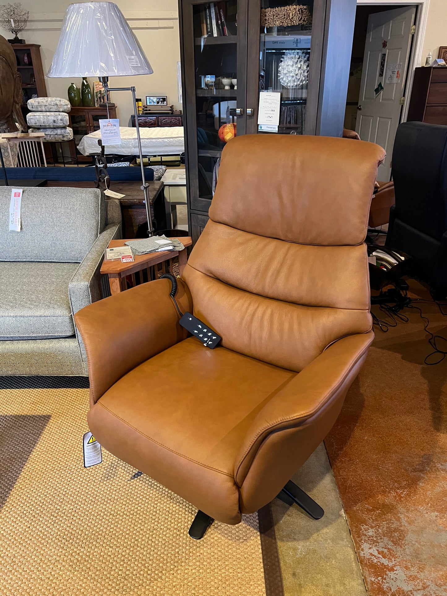 Hjort Knudsen 8051 Power Lift Recliner Large - showroom model