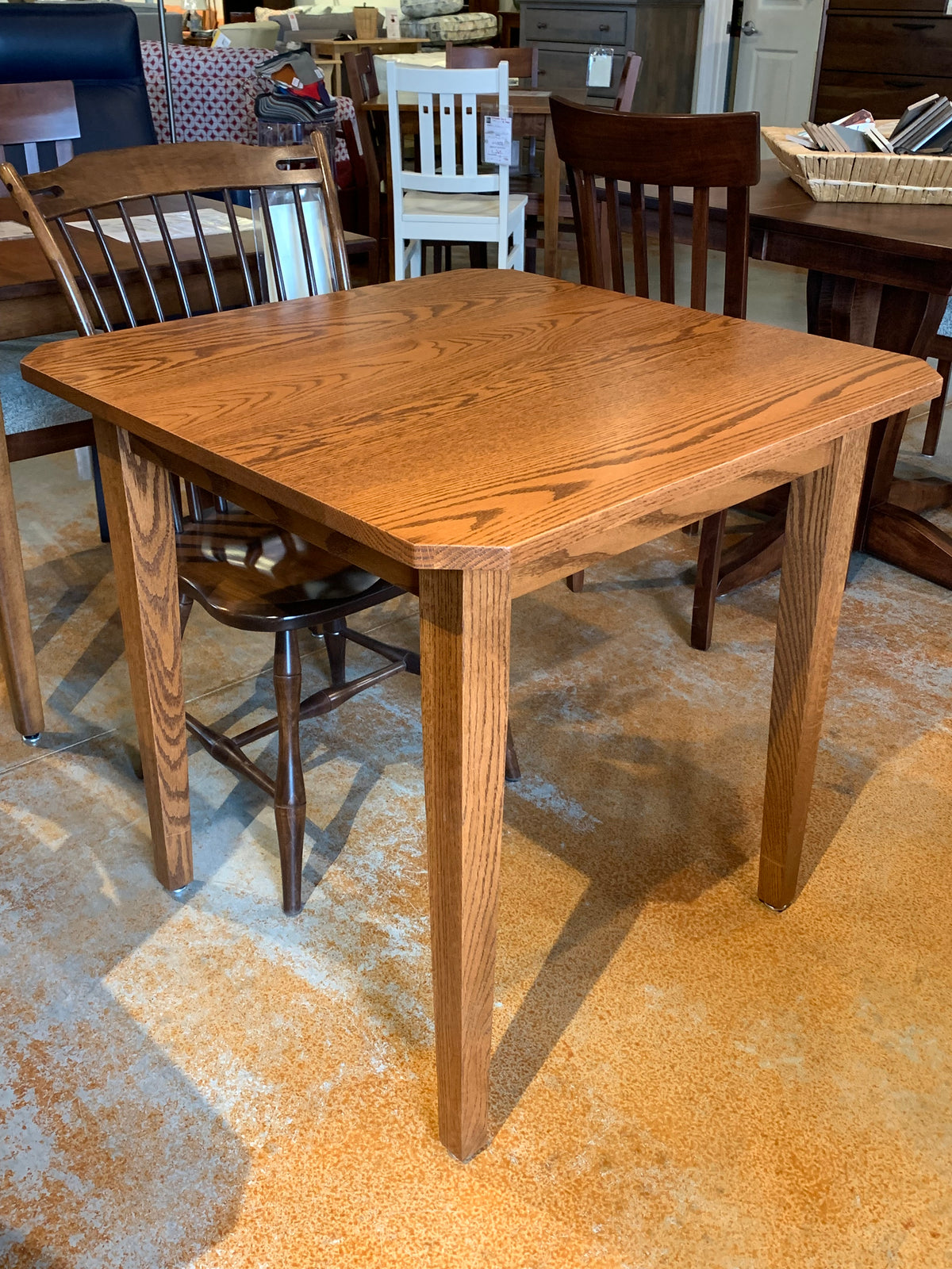 Dining Tables - Endicott Home Furnishings