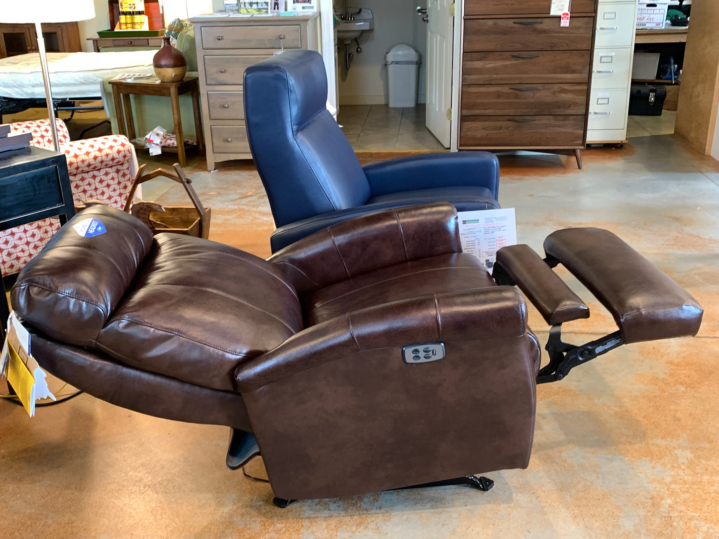 Compact Power Recliner With Power Tilt Headrest - Showroom Model